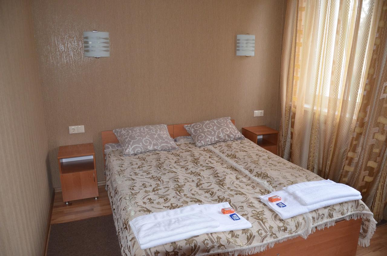 Atlant Hotel Ostroh Quarto foto